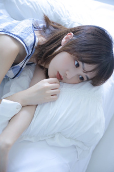 一群孕妇被当成奶牛